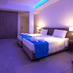 Flora Maria Apartmanhotel 3*