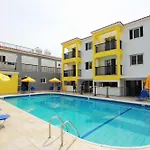 Flora Maria Apartmanhotel