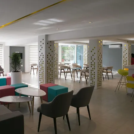 Flora Maria Hotel Aparthotel 3*