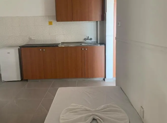 Flora Maria Ajia Napa