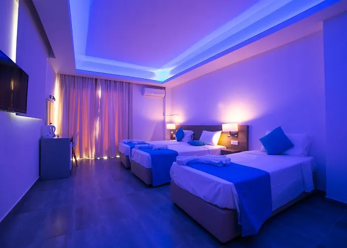 Flora Maria Aparthotel 3*