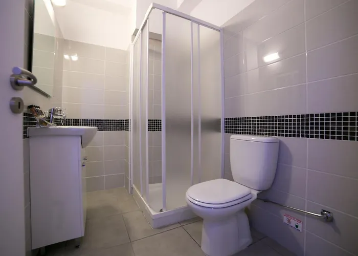 Flora Maria Aparthotel 3*