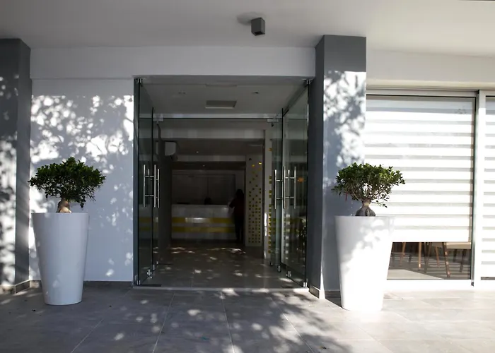 Flora Maria Hotel apartamentowy Ajia Napa