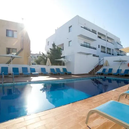 Flora Maria Hotel Aparthotel 3*