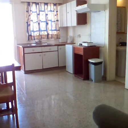 Flora Maria Hotel 3*