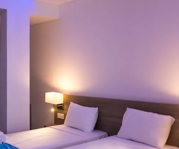 Lägenhetshotell Flora Maria 3*